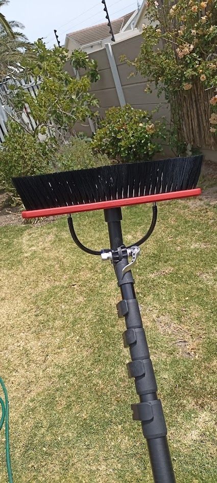 Professional water-fed pole solar panel cleaning brush with telescopic extension